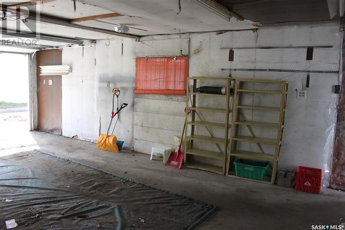 1241 Cameron Street, Regina, SK - Indoor Photo Showing Garage