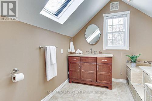 6 Thomas Janes Drive, London, ON - Indoor Photo Showing Bathroom