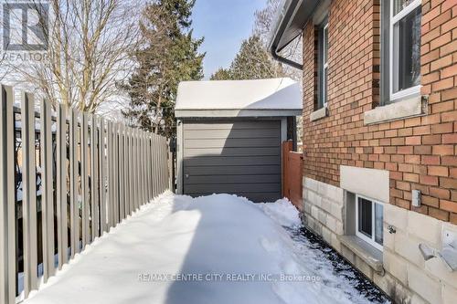 6 Thomas Janes Drive, London, ON - Outdoor With Exterior