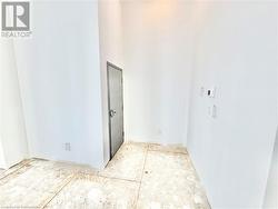 View of unfurnished room - 