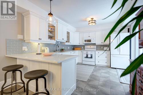 98 Mccarron Crescent, Waterloo, ON - Indoor Photo Showing Kitchen