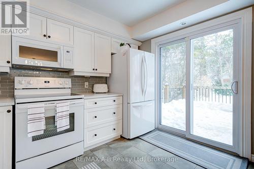 98 Mccarron Crescent, Waterloo, ON - Indoor Photo Showing Kitchen