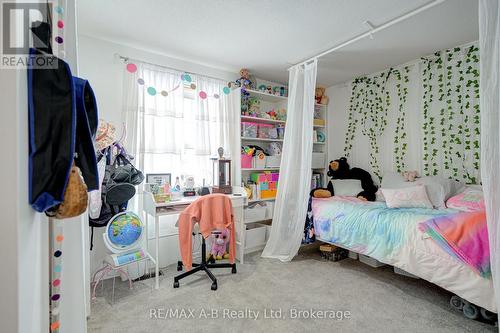 98 Mccarron Crescent, Waterloo, ON - Indoor Photo Showing Bedroom