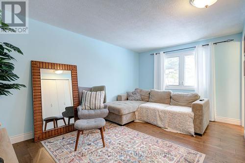 98 Mccarron Crescent, Waterloo, ON - Indoor Photo Showing Living Room