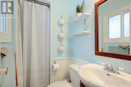 98 Mccarron Crescent, Waterloo, ON - Indoor Photo Showing Bathroom