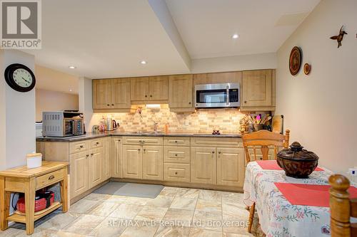 98 Mccarron Crescent, Waterloo, ON - Indoor Photo Showing Kitchen