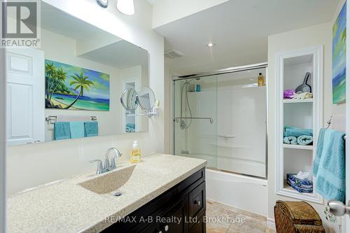 98 Mccarron Crescent, Waterloo, ON - Indoor Photo Showing Bathroom