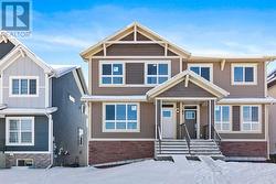 18 Edith Green NW  Calgary, AB T3R 2B6