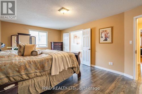 186 Locheed Drive, Hamilton, ON - Indoor Photo Showing Bedroom