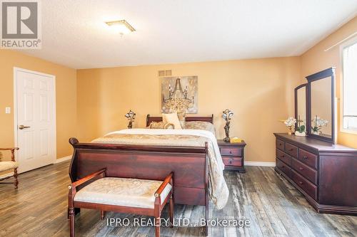 186 Locheed Drive, Hamilton, ON - Indoor Photo Showing Bedroom