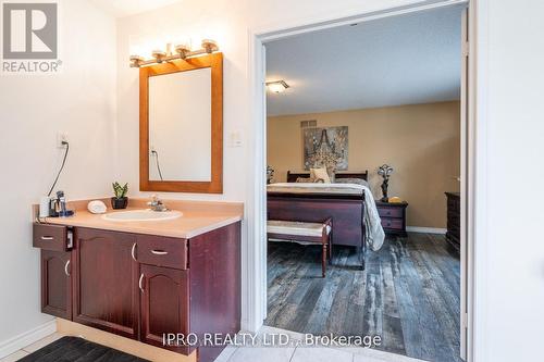 186 Locheed Drive, Hamilton, ON - Indoor Photo Showing Bathroom