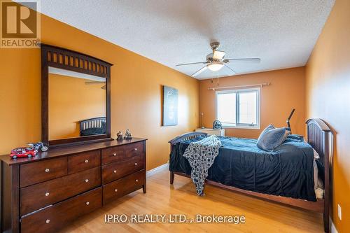 186 Locheed Drive, Hamilton, ON - Indoor Photo Showing Bedroom