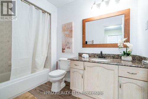 186 Locheed Drive, Hamilton, ON - Indoor Photo Showing Bathroom