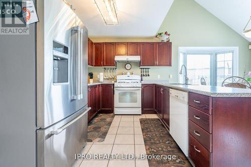 186 Locheed Drive, Hamilton, ON - Indoor Photo Showing Kitchen