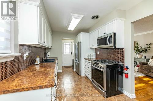 2485 Harman Court, Mississauga, ON - Indoor Photo Showing Kitchen