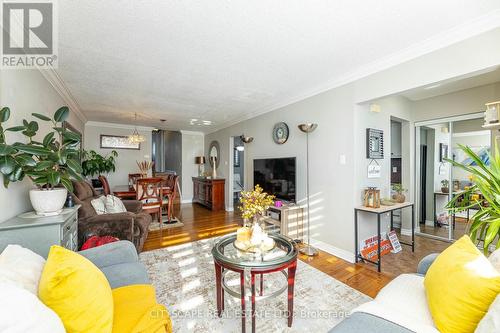 2485 Harman Court, Mississauga, ON - Indoor Photo Showing Living Room