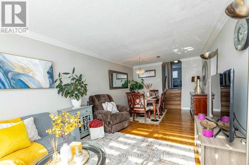 2485 Harman Court, Mississauga, ON - Indoor Photo Showing Living Room