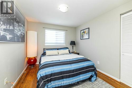 2485 Harman Court, Mississauga, ON - Indoor Photo Showing Bedroom