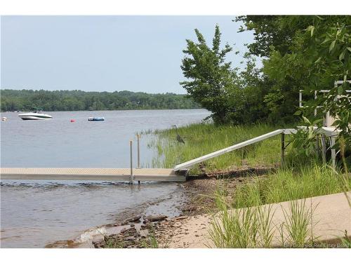 - Holland Lane, Cambridge-Narrows, NB 