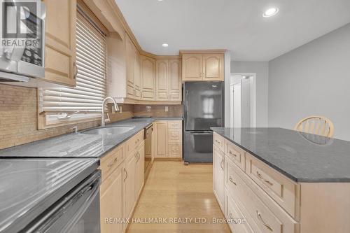 1400 Kenmuir Avenue, Mississauga, ON - Indoor Photo Showing Kitchen