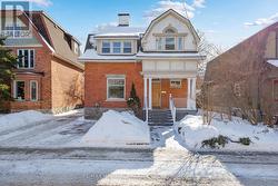 396 DALY AVENUE  Ottawa, ON K1N 6H2