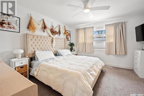 329 2Nd Street E, Saskatoon, SK - Indoor Photo Showing Bedroom