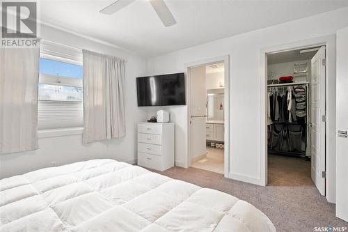 329 2Nd Street E, Saskatoon, SK - Indoor Photo Showing Bedroom