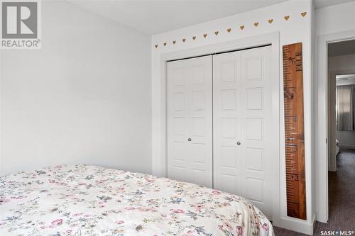 329 2Nd Street E, Saskatoon, SK - Indoor Photo Showing Bedroom