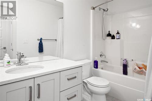 329 2Nd Street E, Saskatoon, SK - Indoor Photo Showing Bathroom