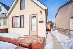 621 Herbert Avenue  Winnipeg, MB R2L 1G2