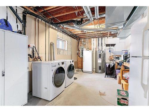 Salle de lavage - 304 Ch. Du Pont-Rouge, Fort-Coulonge, QC - Indoor Photo Showing Laundry Room