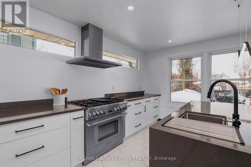 27 Belgrave Avenue, London, ON - Indoor Photo Showing Kitchen