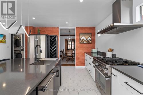 27 Belgrave Avenue, London, ON - Indoor Photo Showing Kitchen With Upgraded Kitchen