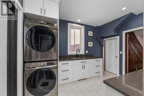 27 Belgrave Avenue, London, ON - Indoor Photo Showing Laundry Room