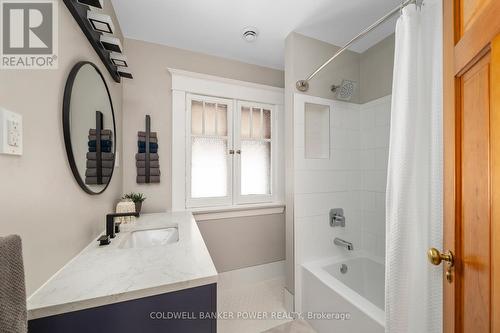 27 Belgrave Avenue, London, ON - Indoor Photo Showing Bathroom