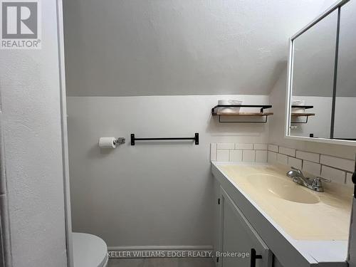 315 Hunter Street W, Hamilton, ON - Indoor Photo Showing Bathroom