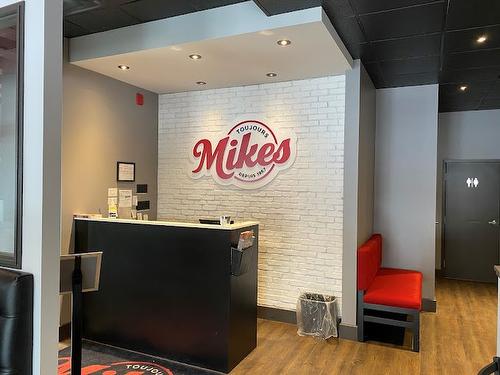 Commerce - 101-360 Boul. De La Seigneurie O., Blainville, QC 