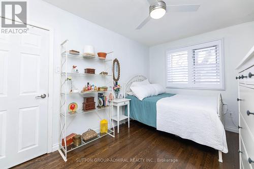 271 Cheltenham Road, Burlington, ON - Indoor Photo Showing Bedroom