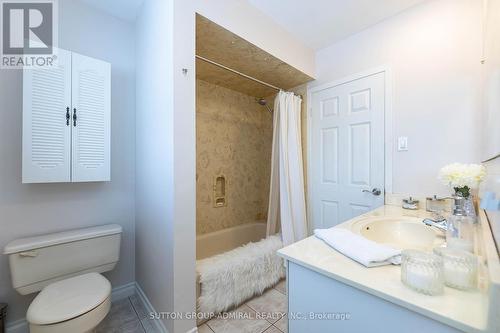 271 Cheltenham Road, Burlington, ON - Indoor Photo Showing Bathroom