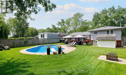 271 Cheltenham Road, Burlington, ON - Outdoor With In Ground Pool With Backyard