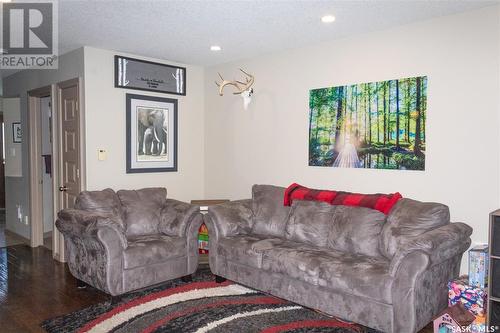 101 2501 Windsor Park Road, Regina, SK - Indoor Photo Showing Living Room