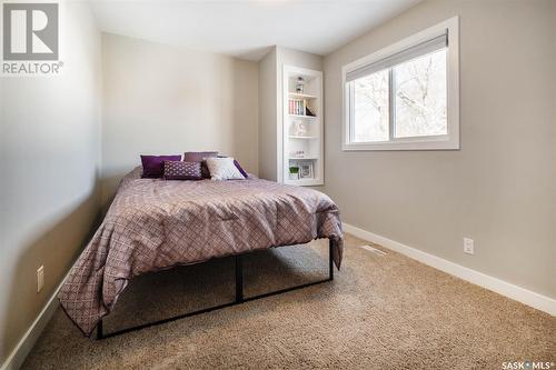 6106 1St Avenue N, Regina, SK - Indoor Photo Showing Bedroom