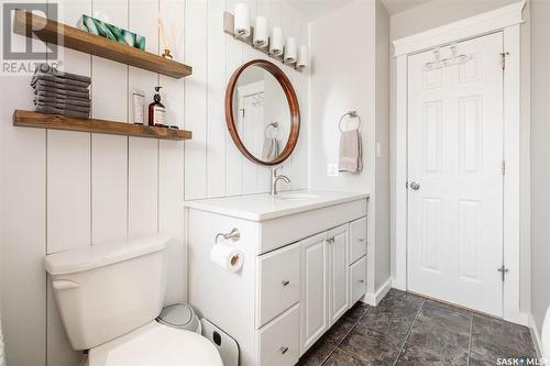 6106 1St Avenue N, Regina, SK - Indoor Photo Showing Bathroom