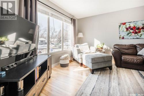 6106 1St Avenue N, Regina, SK - Indoor Photo Showing Living Room