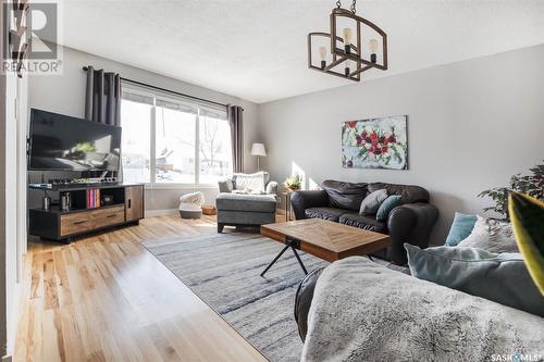 6106 1St Avenue N, Regina, SK - Indoor Photo Showing Living Room