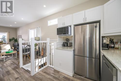 99 St Julien Street, London, ON - Indoor Photo Showing Kitchen