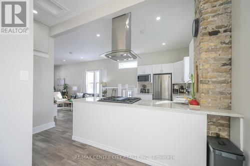 99 St Julien Street, London, ON - Indoor Photo Showing Kitchen With Upgraded Kitchen