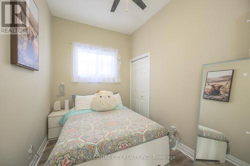 99 St Julien Street, London, ON - Indoor Photo Showing Bedroom