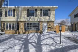 74 WELLESLEY CRESCENT  London, ON N5V 1J7