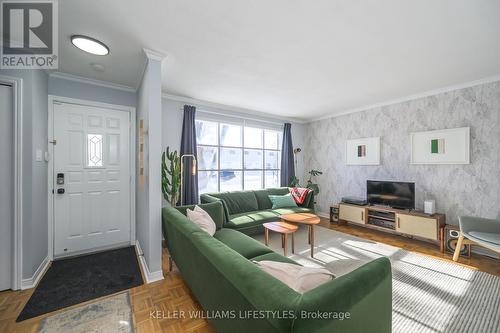 74 Wellesley Crescent, London, ON - Indoor Photo Showing Living Room